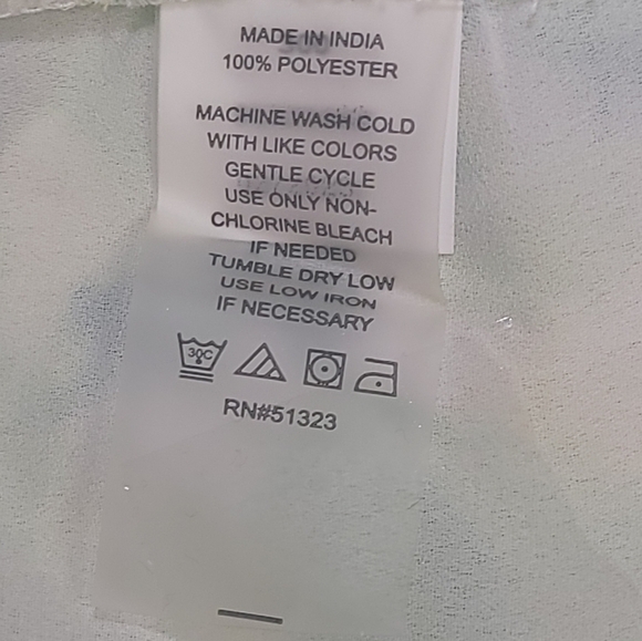 VINCE CAMUTO Blooming Brights Floral Ruffle Flutter Short Sleeve Blouse Medium - Picture 10 of 11